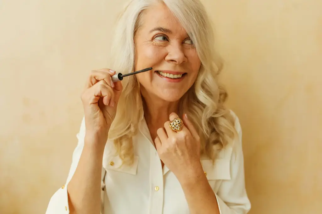 Ageless Beauty: Makeup Tips for the Sophisticated Woman